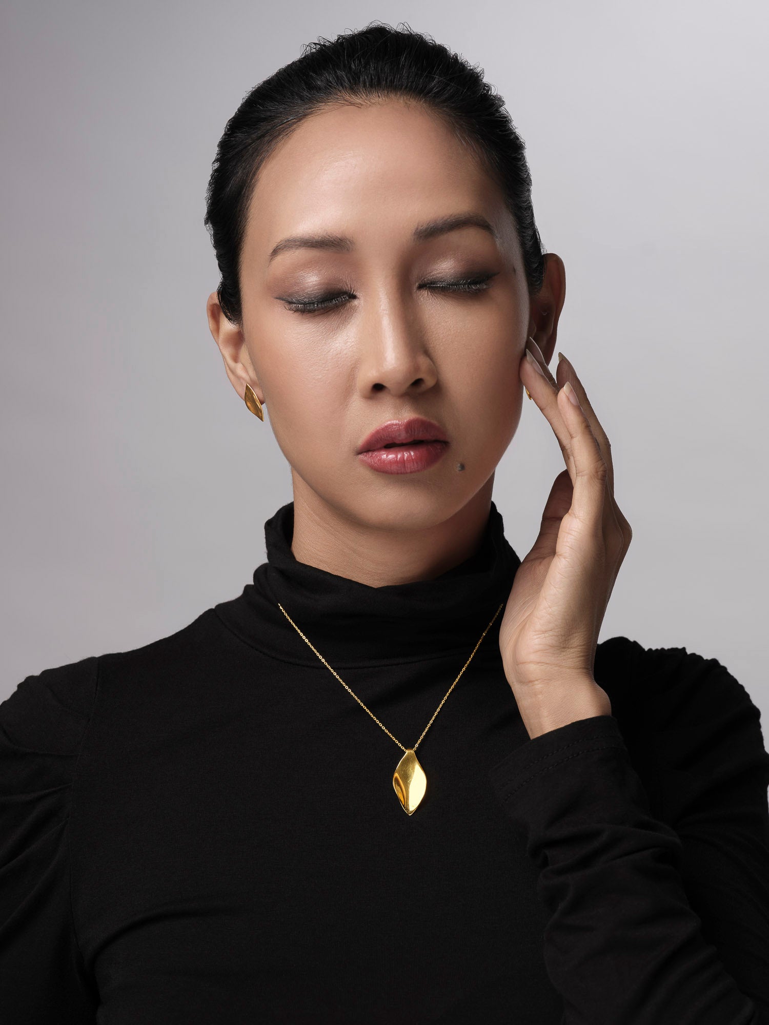 Midas Leaf Necklace