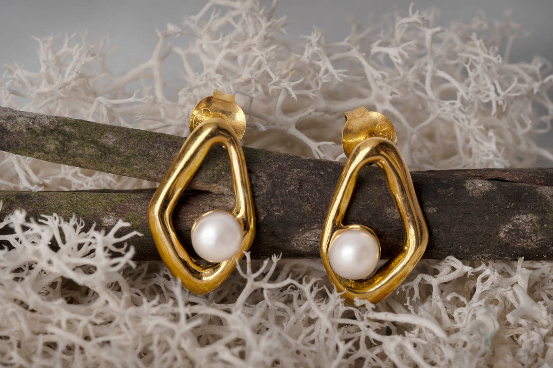 Still Moon Earring